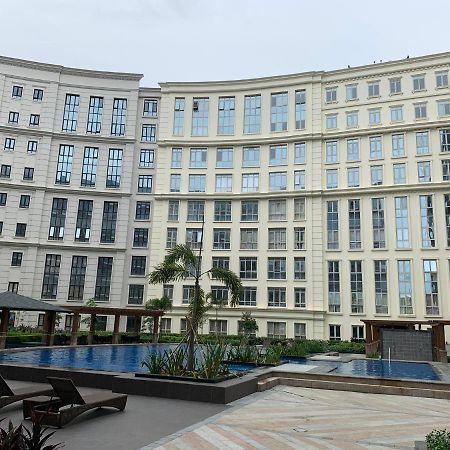 Eighty One Newport Boulevard Манила Екстериор снимка