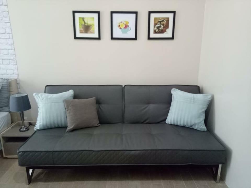Eighty One Newport Boulevard Манила Екстериор снимка